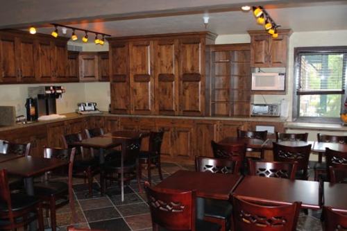 Point Inn & Suites 004